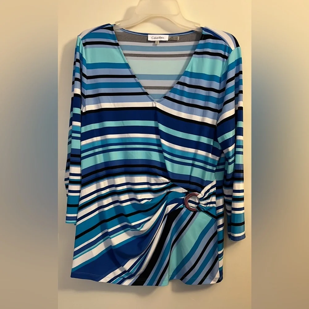 Striped Calvin Klein Top ✨ - Picture 1 of 5